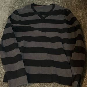 American eagle v neck long sleeve